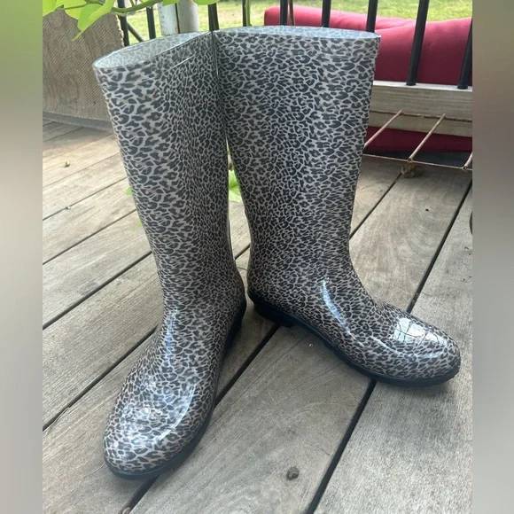 Ugg Women's Shaye Leopard Print Rain Boots Waterproof Outdoor Goulashes Size 10 - Picture 2 of 11